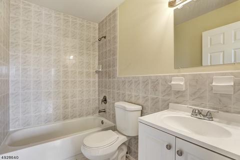 21 Seabury St, Newark, NJ 07104 photo 11
