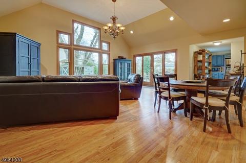 376 Hickory Ave, Paramus, NJ 07652 photo 11