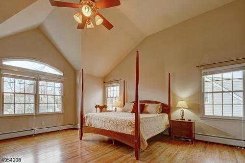 376 Hickory Ave, Paramus, NJ 07652 photo 13