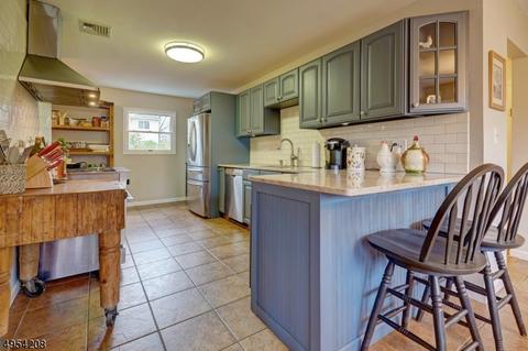 376 Hickory Ave, Paramus, NJ 07652 photo 4