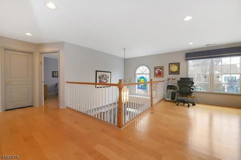 113 Whitepine Ct, Paramus, NJ 07652 photo 13