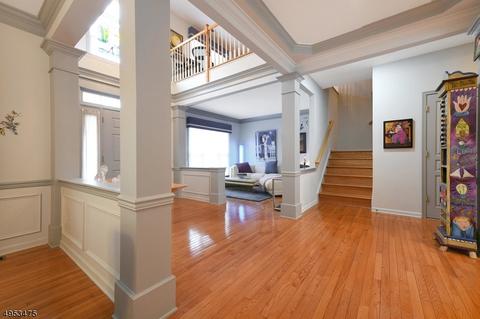 113 Whitepine Ct, Paramus, NJ 07652 photo 2