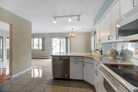 344 Summit Rd, Mountainside, NJ 07092 photo 8