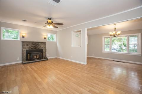 19 Laurel Dr, Wayne, NJ 07470 photo 5