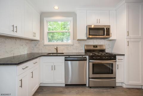 19 Laurel Dr, Wayne, NJ 07470 photo 12
