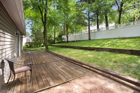 19 Laurel Dr, Wayne, NJ 07470 photo 25