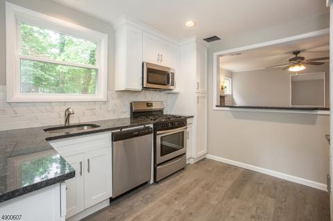 19 Laurel Dr, Wayne, NJ 07470 photo 15