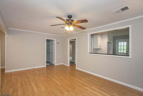 19 Laurel Dr, Wayne, NJ 07470 photo 10