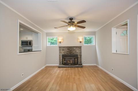 19 Laurel Dr, Wayne, NJ 07470 photo 8