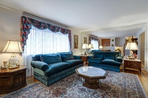 59 Rolling Hills Dr, Wayne, NJ 07470 photo 2