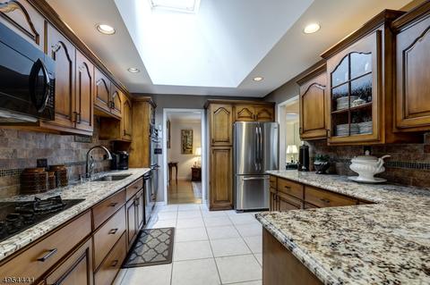 59 Rolling Hills Dr, Wayne, NJ 07470 photo 5