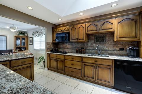 59 Rolling Hills Dr, Wayne, NJ 07470 photo 7