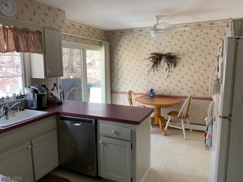 14 Evers Ct, Wayne, NJ 07470 photo 8