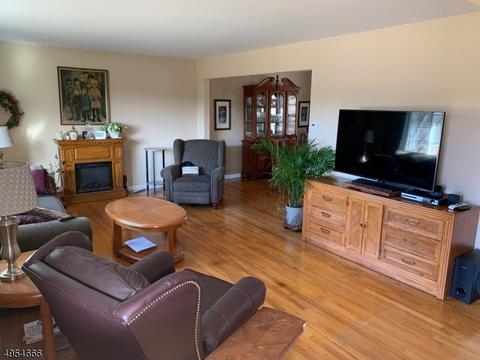 14 Evers Ct, Wayne, NJ 07470 photo 3