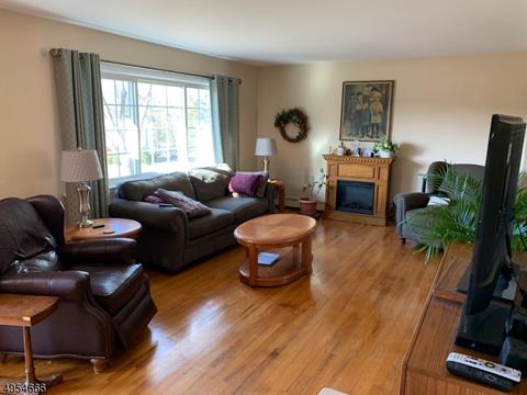 14 Evers Ct, Wayne, NJ 07470 photo 4
