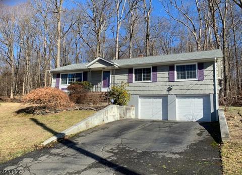 14 Evers Ct, Wayne, NJ 07470 photo 2