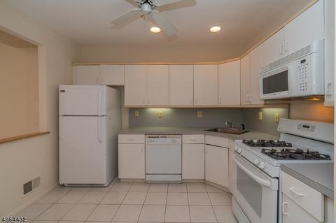 805 Park Pl, Springfield, NJ 07081 photo 9
