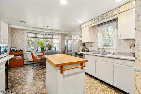 2 Chestnut St, Stanhope, NJ 07874 photo 5