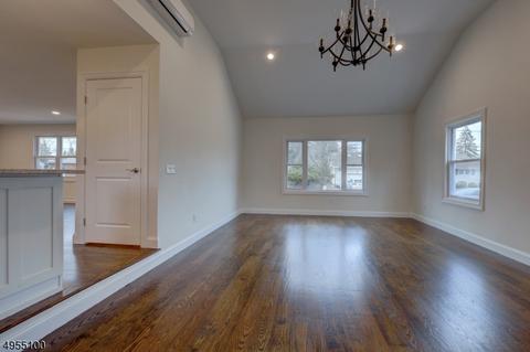 40 Jerome Pl, Wayne, NJ 07470 photo 11