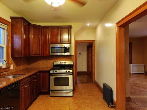 634 E 3rd Ave, Roselle, NJ 07203 photo 4