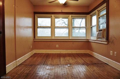 634 E 3rd Ave, Roselle, NJ 07203 photo 9