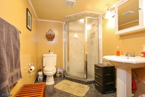 1 Beverly Ln, Waldwick, NJ 07463 photo 16
