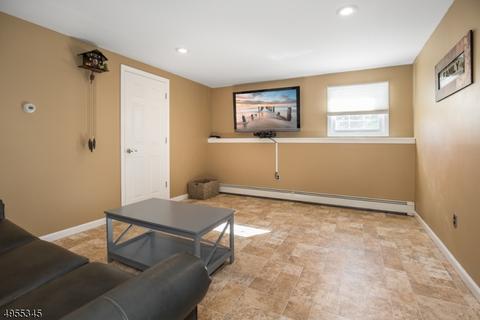 73 Baldwin Ter, Wayne, NJ 07470 photo 23