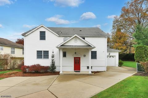 689 Seagull Dr, Paramus, NJ 07652 photo 1