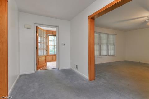 689 Seagull Dr, Paramus, NJ 07652 photo 13