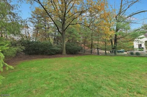 689 Seagull Dr, Paramus, NJ 07652 photo 25