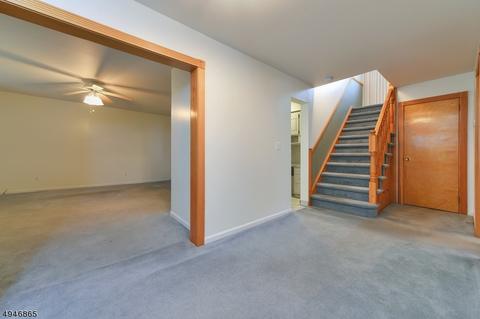 689 Seagull Dr, Paramus, NJ 07652 photo 15