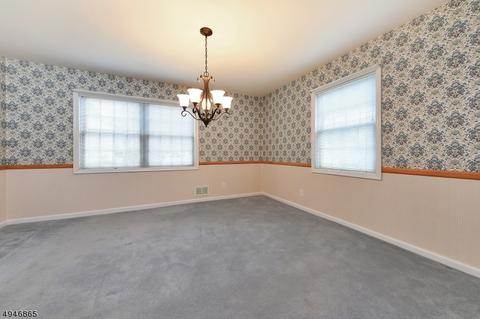 689 Seagull Dr, Paramus, NJ 07652 photo 11