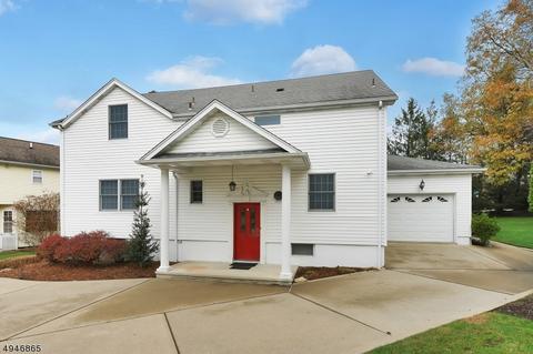 689 Seagull Dr, Paramus, NJ 07652 photo 2