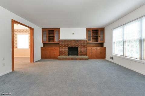 689 Seagull Dr, Paramus, NJ 07652 photo 9
