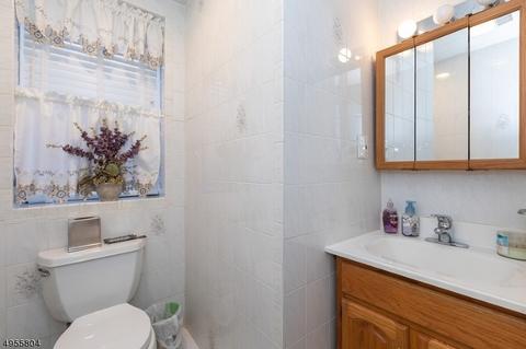 166 Walnut St, Nutley, NJ 07110 photo 5