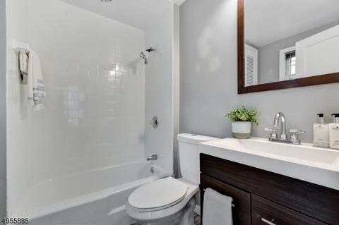 582 Rockview Ave, North Plainfield, NJ 07063 photo 12