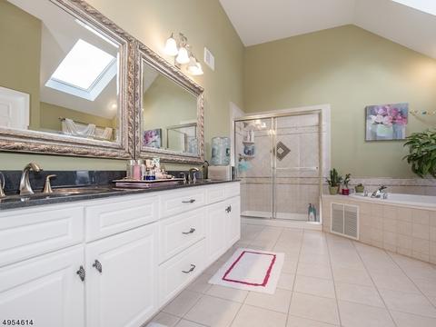 20 Apple Ln, Wayne, NJ 07470 photo 17