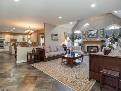 20 Apple Ln, Wayne, NJ 07470 photo 6