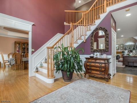 20 Apple Ln, Wayne, NJ 07470 photo 2