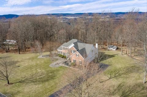 7 Rockhill Dr, Hampton, NJ 08827 photo 3