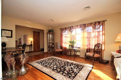 35 Este Pl, Bloomfield, NJ 07003 photo 5