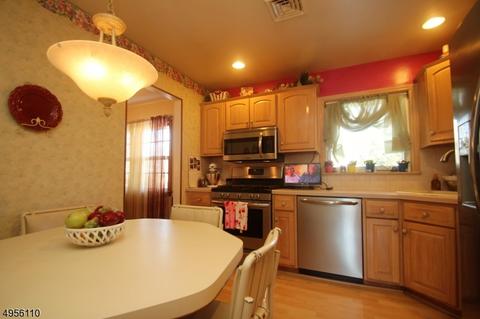 35 Este Pl, Bloomfield, NJ 07003 photo 15