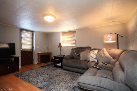 35 Este Pl, Bloomfield, NJ 07003 photo 12