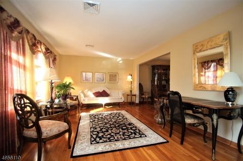 35 Este Pl, Bloomfield, NJ 07003 photo 4