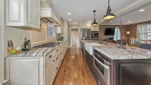 4 Hoover Pl, Wayne, NJ 07470 photo 12