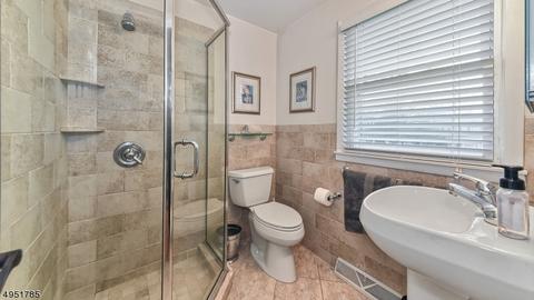 4 Hoover Pl, Wayne, NJ 07470 photo 19