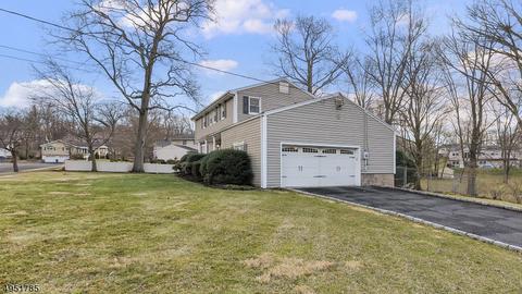 4 Hoover Pl, Wayne, NJ 07470 photo 3