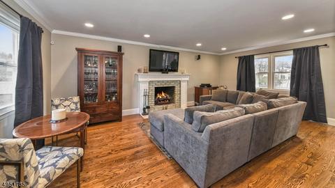 4 Hoover Pl, Wayne, NJ 07470 photo 6