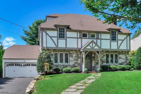 4 Lorraine Rd, Summit, NJ 07901 photo 2