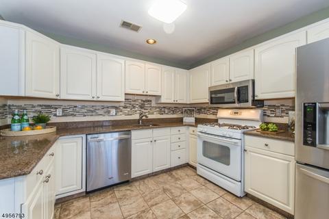 31 Harrier Ct, Wayne, NJ 07470 photo 6